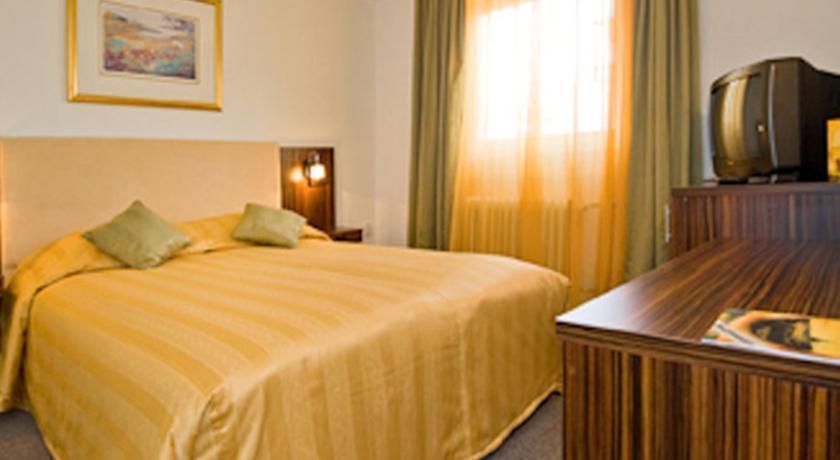 Hotel Rex Σιγκισοάρα Εξωτερικό φωτογραφία